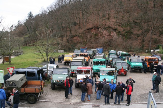 Die Teilnehmer sammeln sich beim Startplatz in Gernsbach-Lautenbach