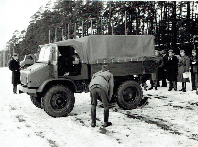 Erwin Moll stellt den Unimog-S vor