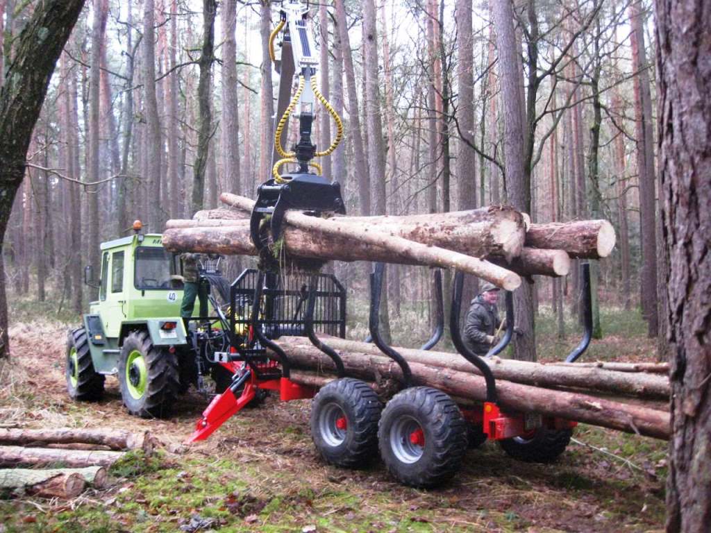 MB Trac 1000 im Wald