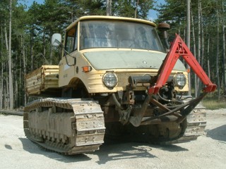 Warten auf die Räderfahrzeuge