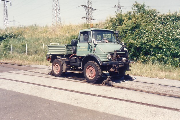 2-Wege-Unimog U406