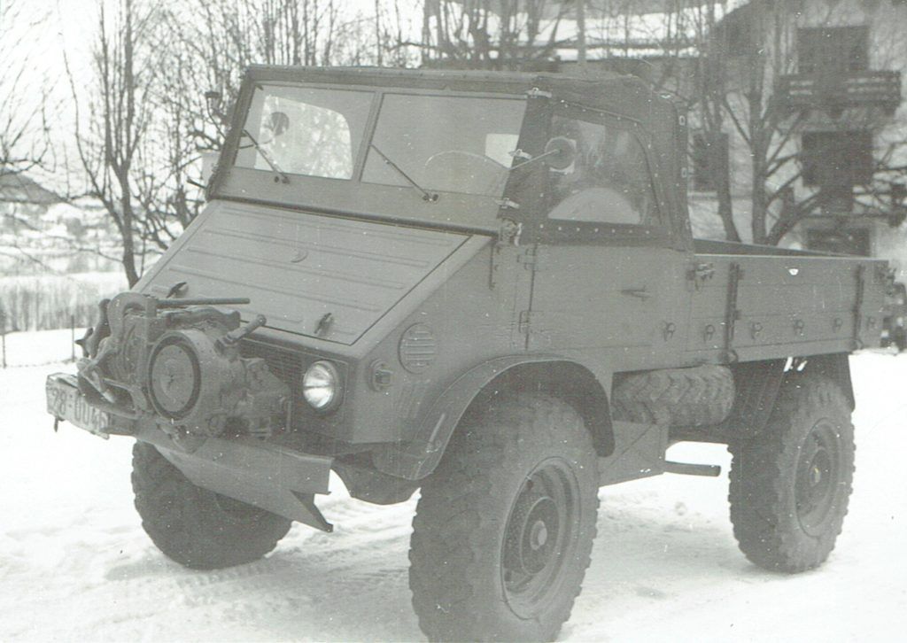 UCOM-Unimog-411-Benzin-Gesamtfahrzeug-1958-1024x726.jpeg (1).jpg