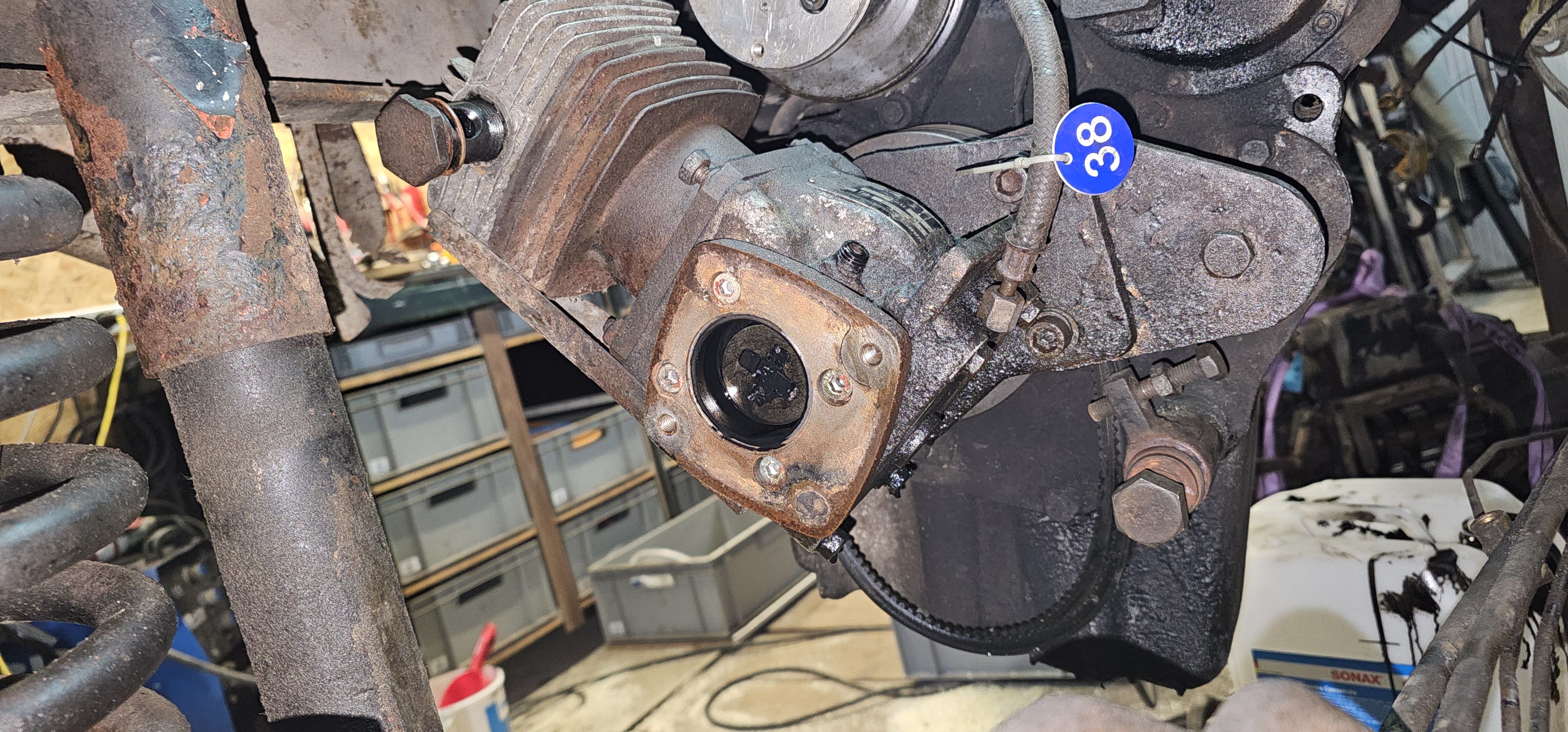 Kompressor, beide Hydraulikpumpen abgebaut