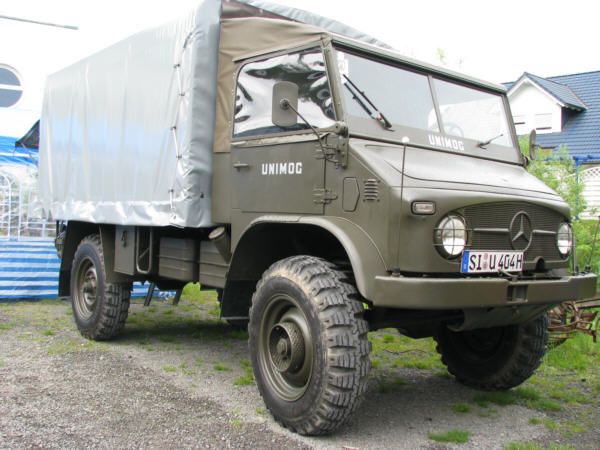Unimog_404S_1m.jpg