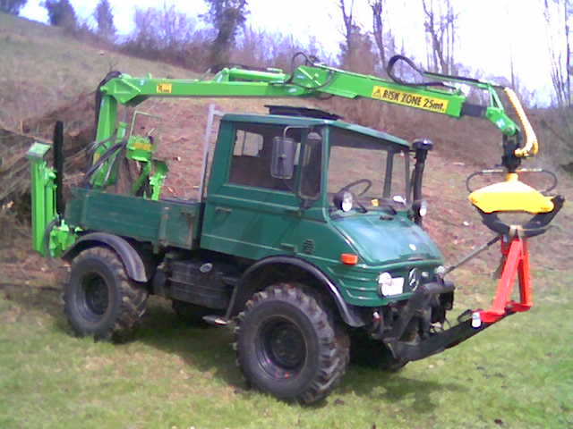 Unimog mit Kran 5.jpg