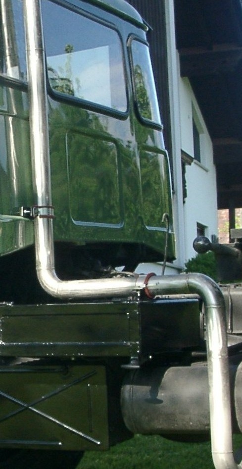 Auspuff - nach oben.jpg  klein.jpg