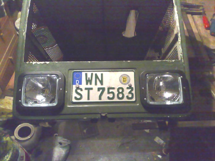 sauber.... Haube wird aber noch lackiert und ein Gitter wieder eingesetzt