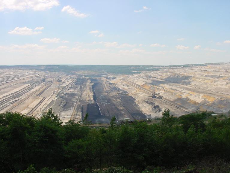 Tagebau Hambach.jpg