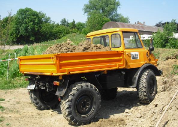 Mog mit Oberboden.jpg