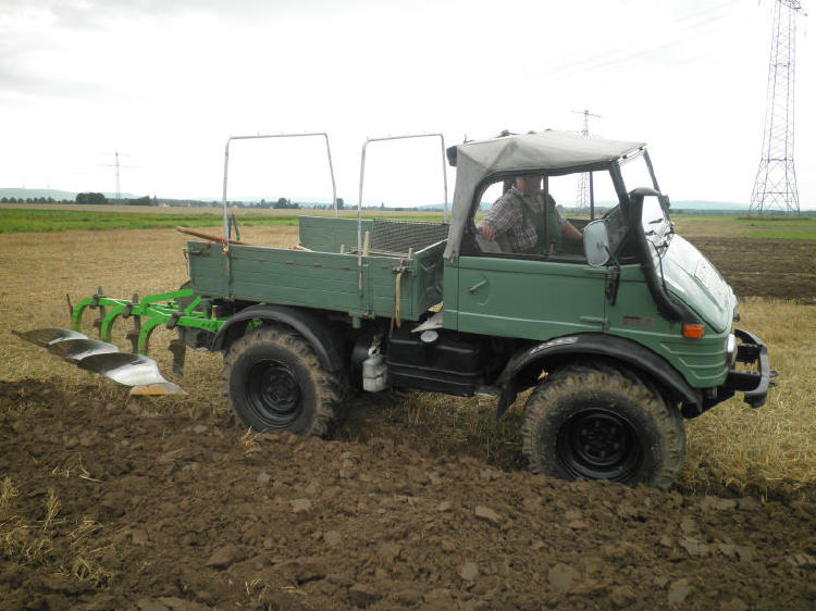 OldtimerpflÃ¼gen Jeinsen 2011 085.jpg