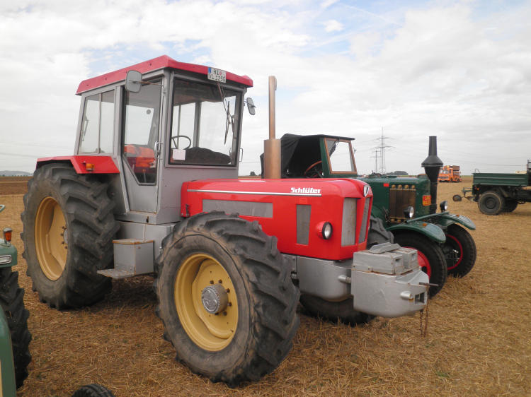 OldtimerpflÃ¼gen Jeinsen 2011 102.jpg