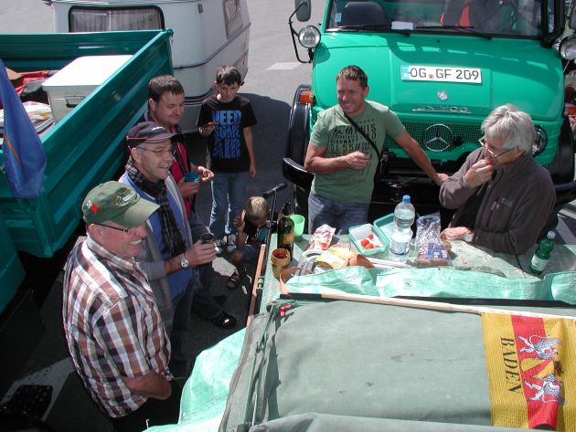 PritschenfrÃ¼hstÃ¼ck in der Mittagssonne