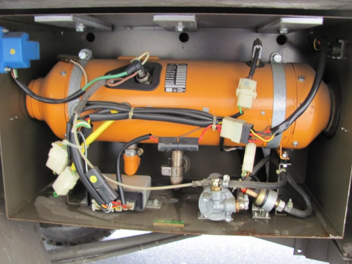 12.10.12. Schweizer U 404 S 011.jpg