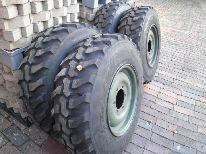 Unimog RÃ¤der 013.jpg