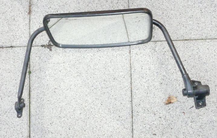 Unimog Spiegel m Arm.jpg