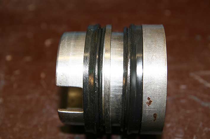 Kolben, Dichtungen + Stahlring