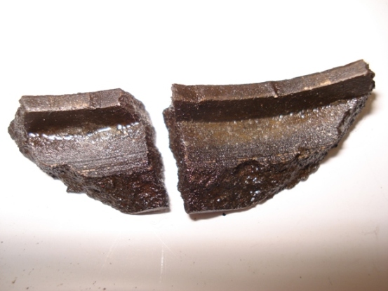 Bruchstücke der Sintermetallbuchse (oberer Rand)