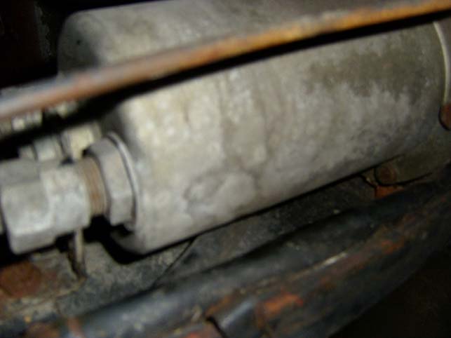 BremskraftverstÃ¤rker von hinten:
<br />2 AnschlÃ¼sse mit ca. 20 - 25 mm