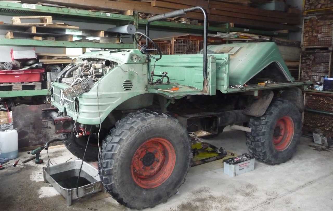 Nach Umzug in die Werkstatt zur "kurzen" Aufhübschung über Weihnachten - Ergebnis Tag 1 der Zerlegung