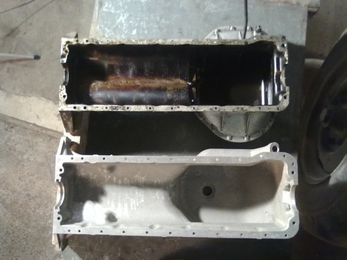 Ölwanne von M130 (oben) / M180 (unten)