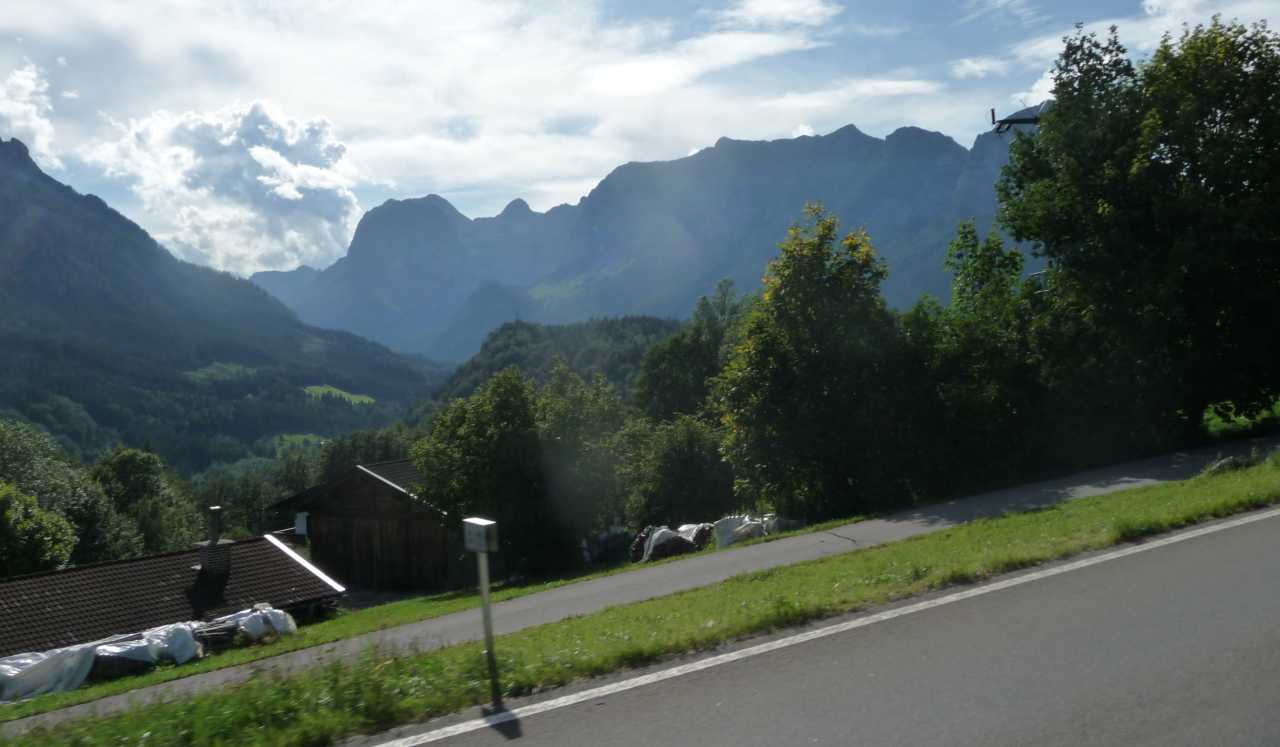 45N2 Bergkulisse.jpg