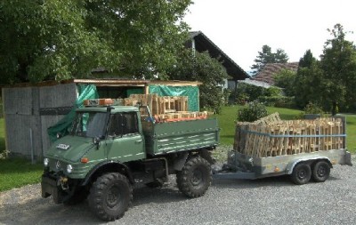 Unimog mit Hänger 1..JPG