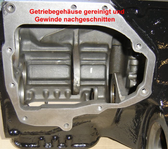 19 Getriebegehäuse links 1.JPG