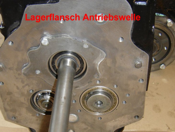 44 Lagerflansch Antriebswelle 1.JPG