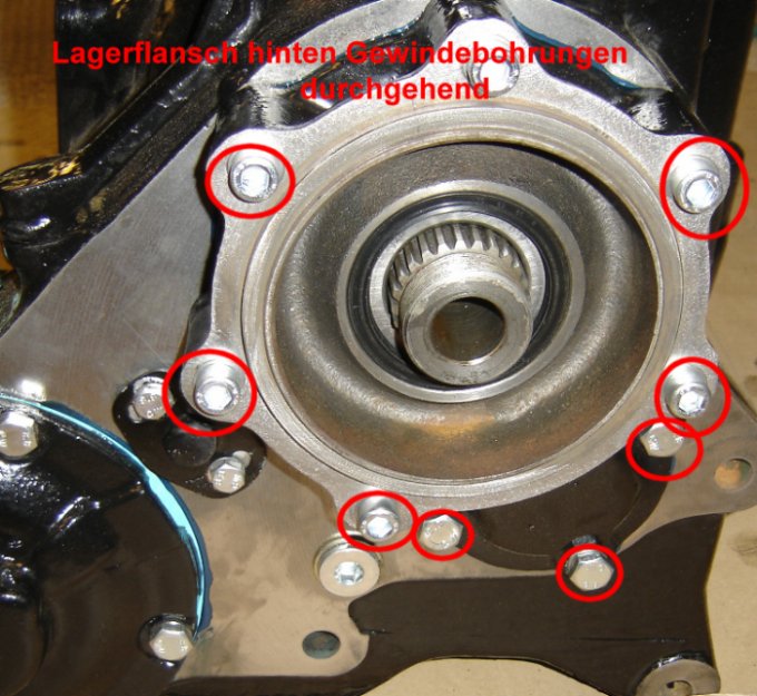 42 Abtriebswelle Lagerflansch montiert 1.JPG