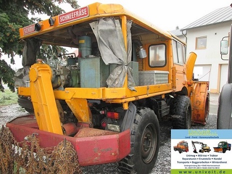 Unimog U 406 mit Schneefräse u Aufbaumotor klein Bild 6.jpg
