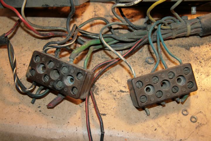 Kabelbaum am Sicherungskasten_3745.JPG