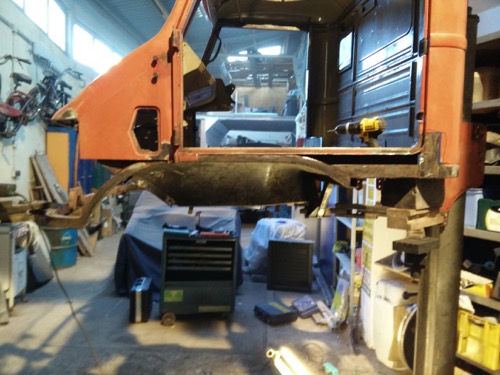 Fahrerseite, fast fertig demontiert.