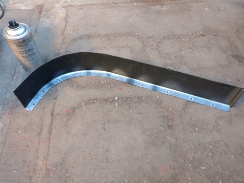 Blech gekantet, Löcher gestanzt, Schweissgrundierung aufgebracht