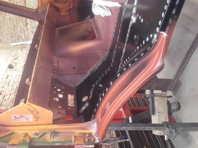 Bodenblech Fahrerseite