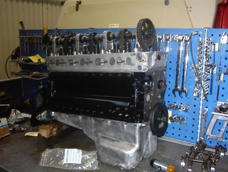 05_cylinder_head_assembly.jpg