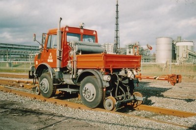 2-Wege-Unimog U1600