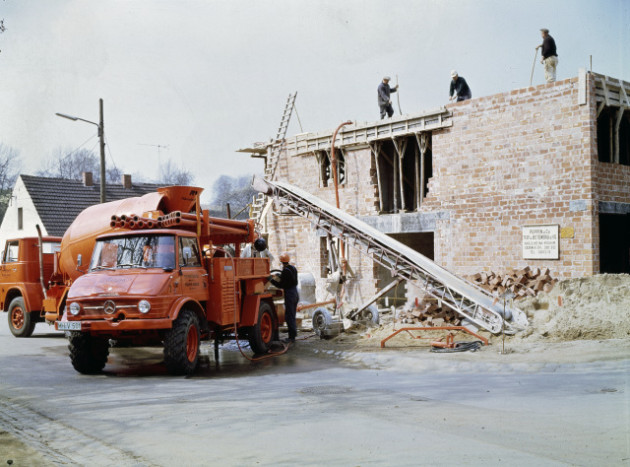 Unimog Baureihe 416, Triebkopfversion mit Schwing Betonpumpe