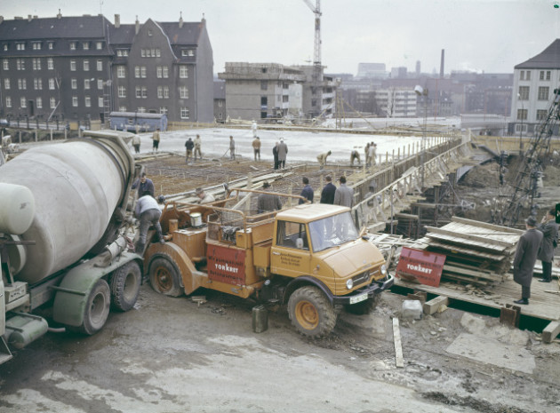 Unimog Baureihe 416, Triebkopfversion mit Schwing Betonpumpe