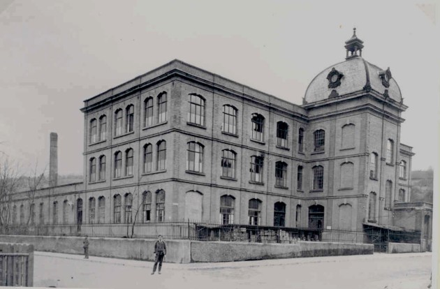 Bei Erhard & Söhne in Schwäbisch Gmünd wurde zur Jahreswende 1945 auf 1946 mit der Entwicklung des späteren Unimog begonnen.